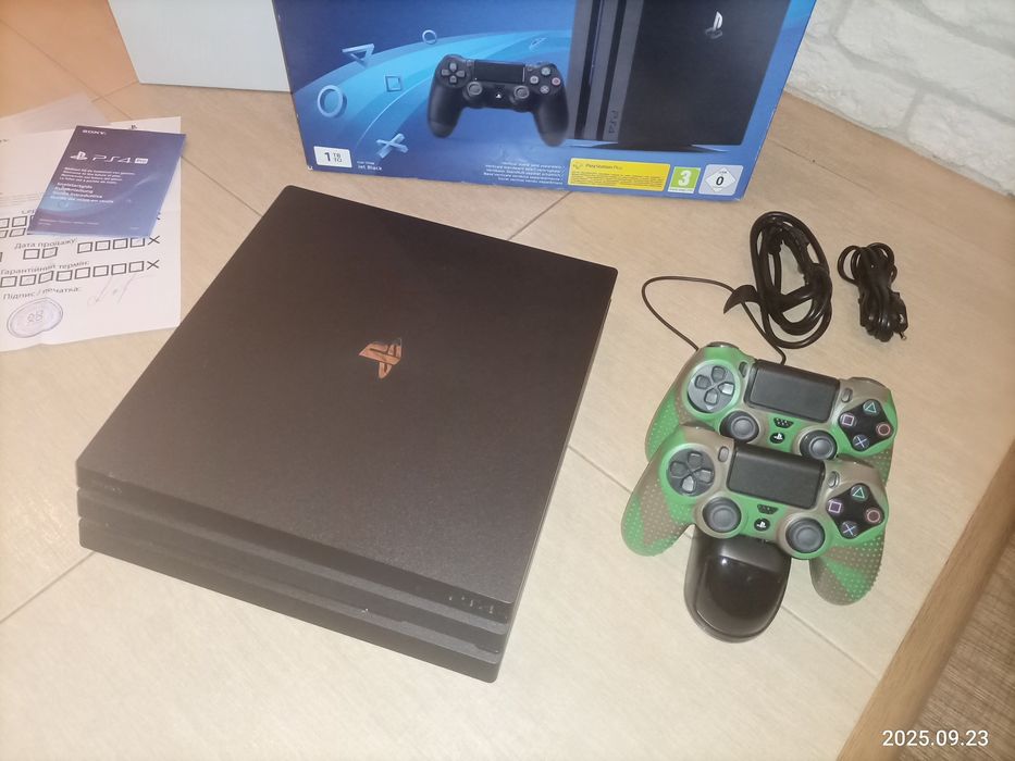 Play Station 4 Pro CUH-72168 1 Tb