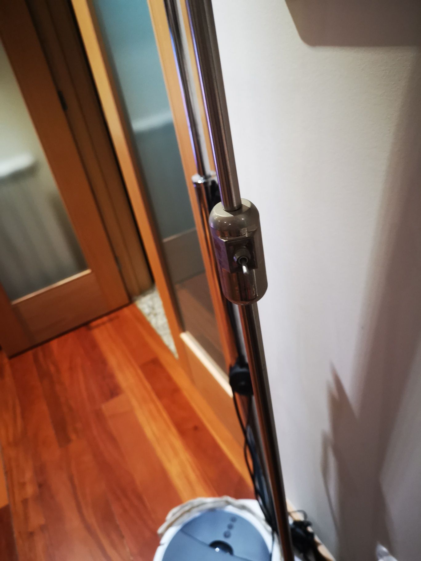 Candeeiro de pé de escritório ou sala leitura led em inox