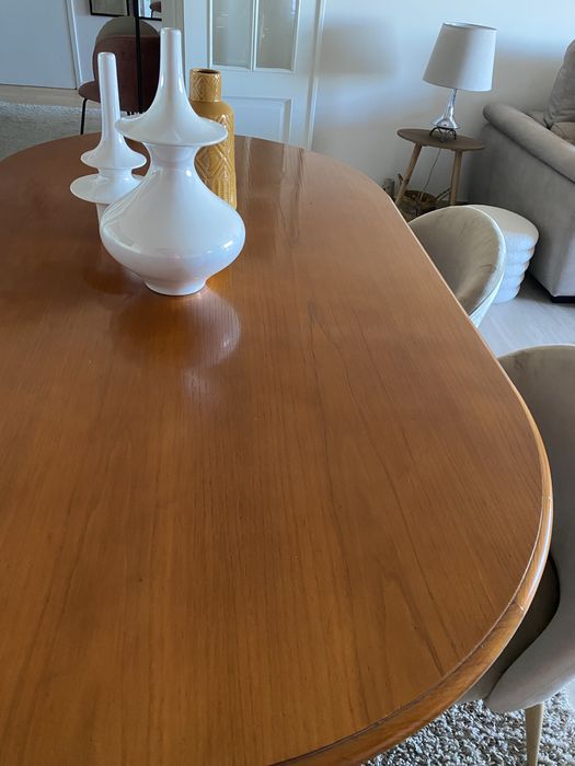 Mesa de jantar cerejeira para 6 lugares