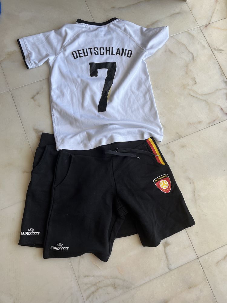 2 Kits completos da selação da alemanha  2020 e uma camisa de futebol