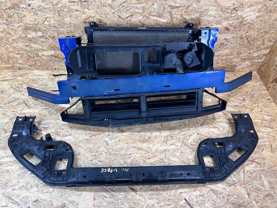 Jaguar I-pace X590 Передня панель, телевізор