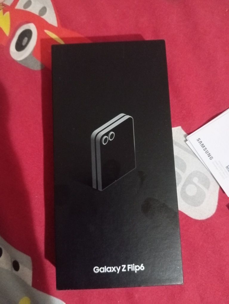 Galaxy Z flip 6 como nuevo