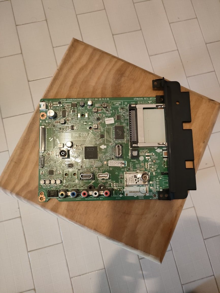 Placa principal LG 32LJ510B (Mainboard usada, 100% funcional)