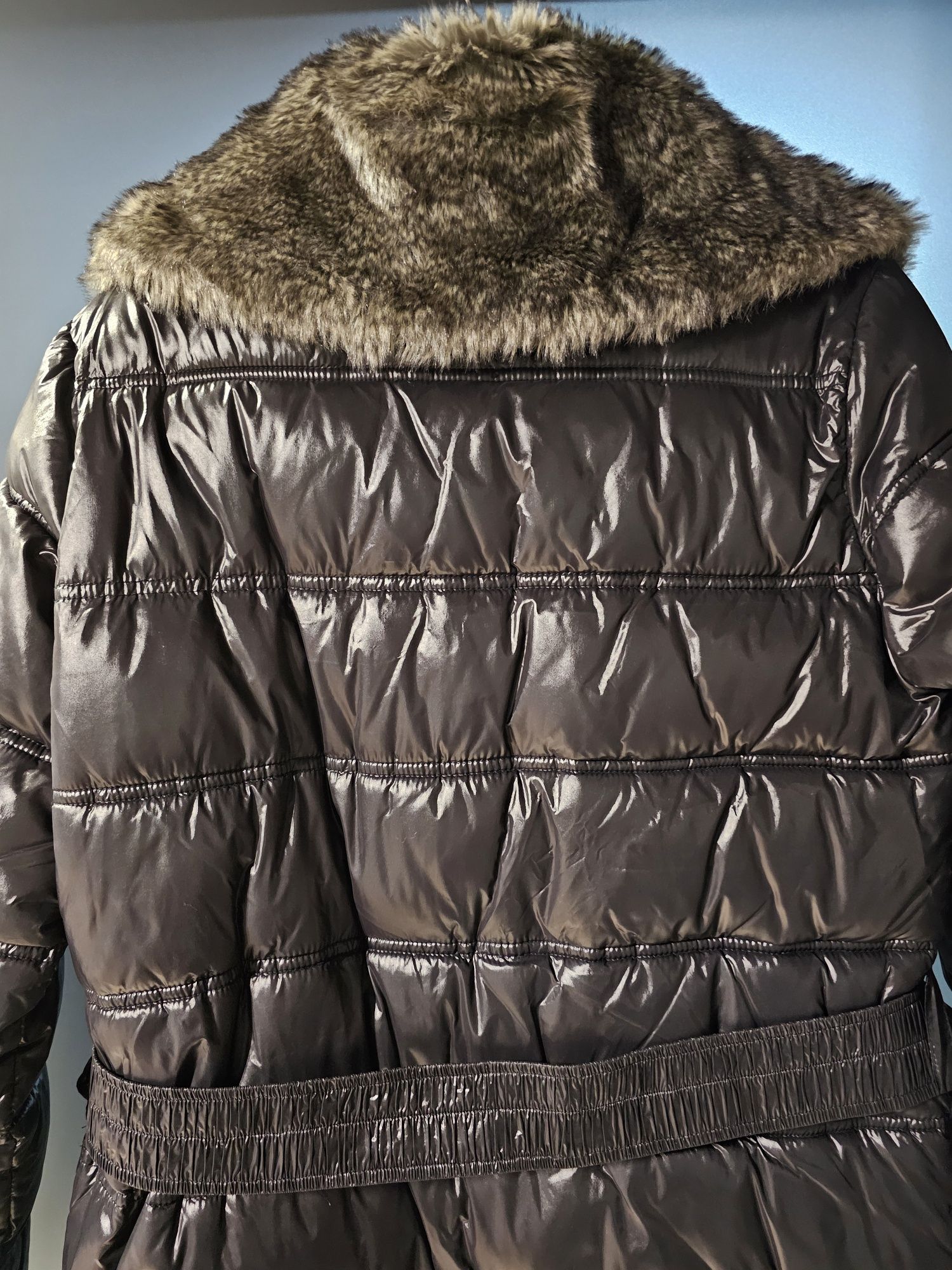 Ciepła zimowa czarna kurtka Reserved rozmiar 42