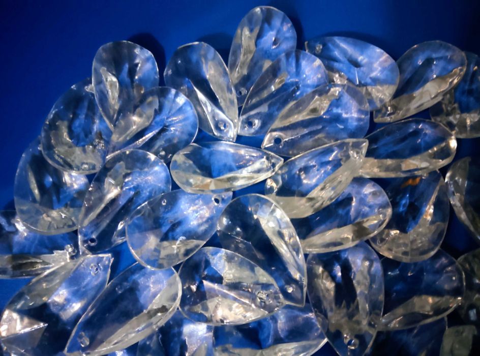 Продам кришталеві підвіски для люстр.