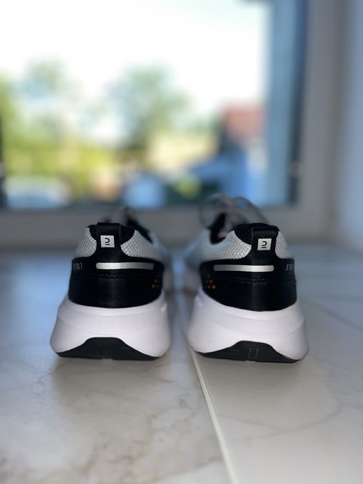 Кросівки чоловічі НОВІ