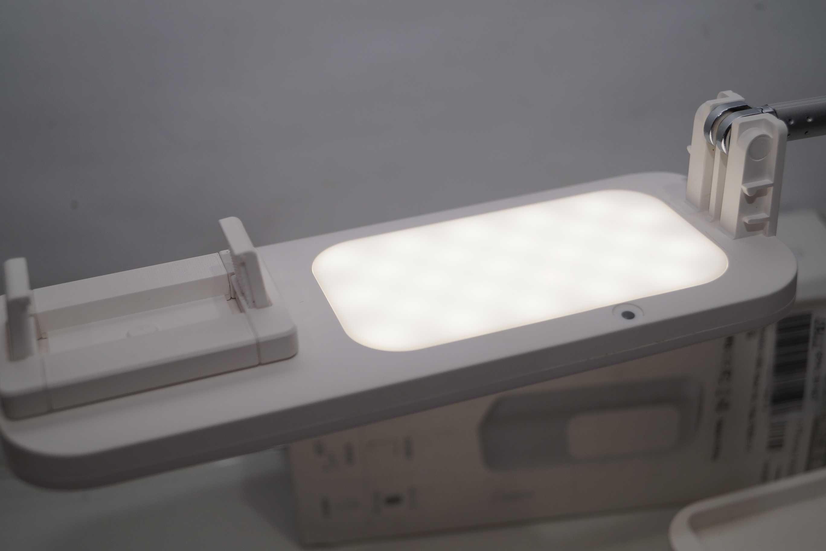 Stojak do selfie 360 Lampka LED bezprzewodowa z pilotem 130cm biała