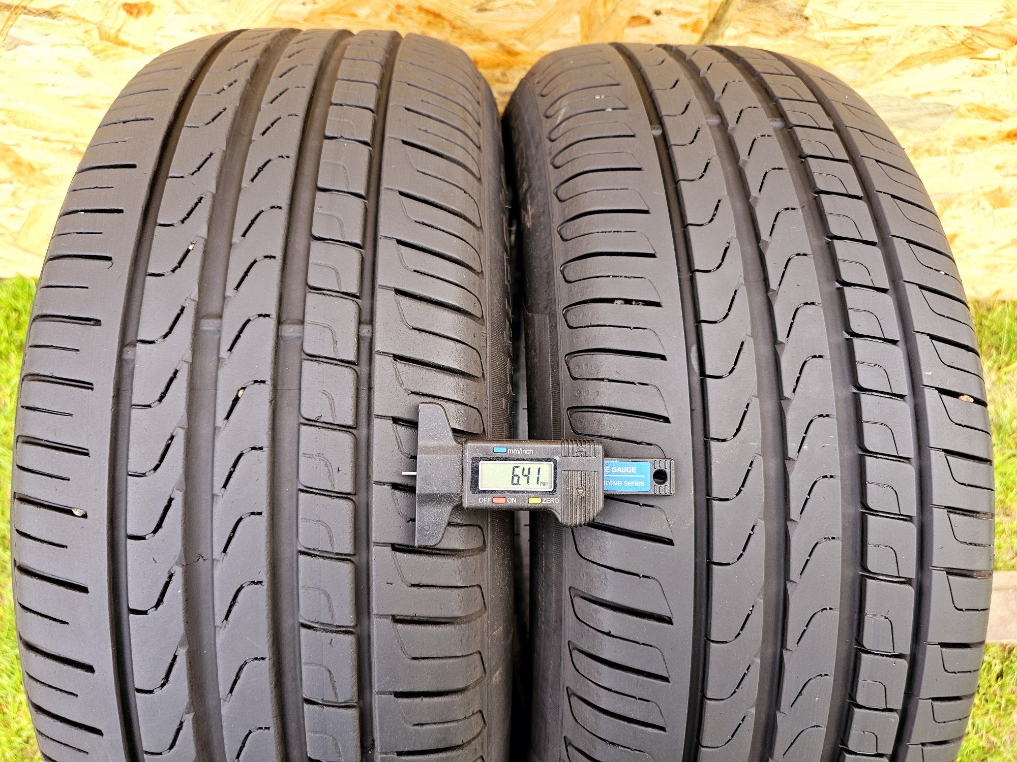 BDB Stan!!  225/55 r17 Pirelli Cinturato P7. 3017