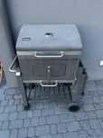 Grill weglowy używany na kółkach