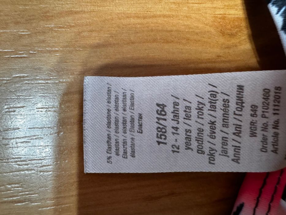 Strój kąpielowy dla dziewczynki .