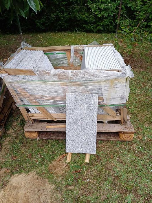 Płyty granitowe różne - schody granitowe