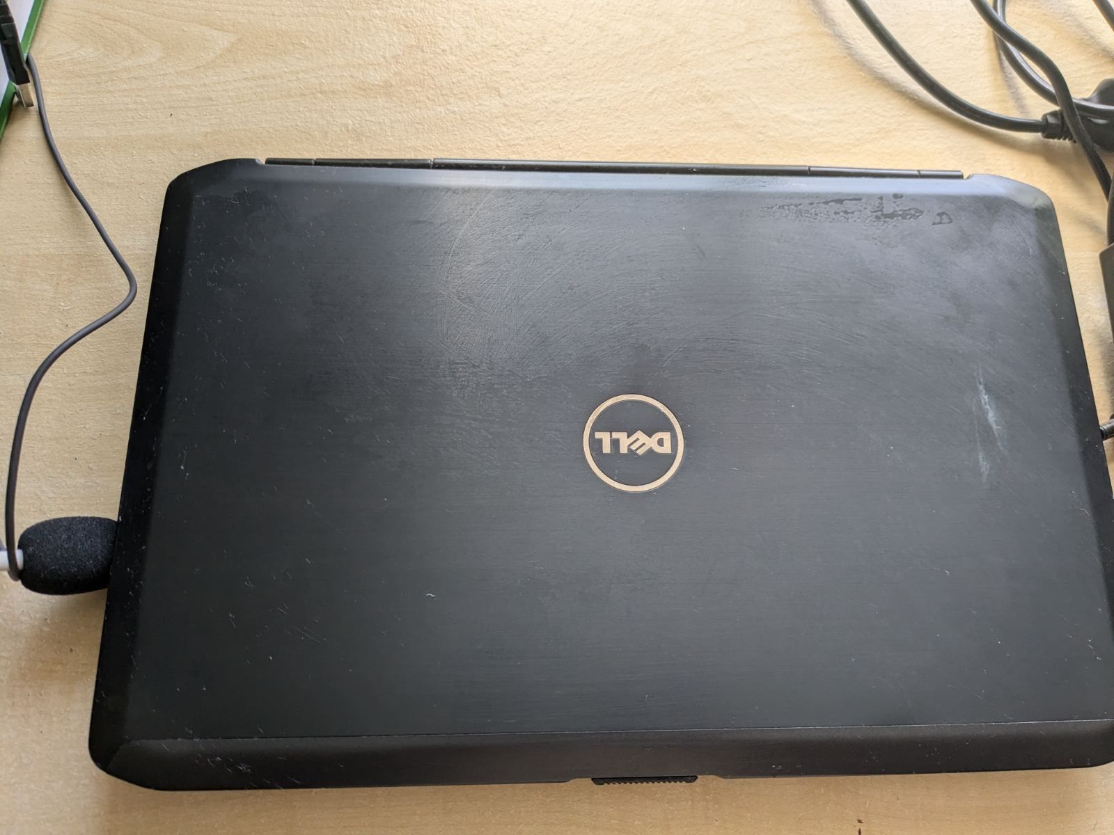 Ноутбук Dell, в подарунок мишка