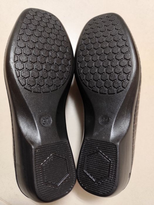 Sapatos castanhos em pele genuína - Elova (Novo - Tam. 37)