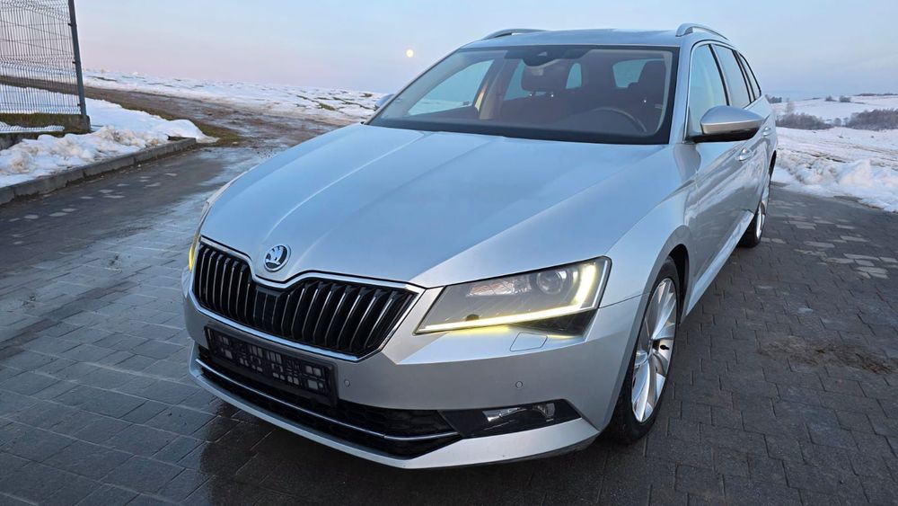 Skoda Superb 2.0TDi 4x4 Automat Style Canton Ambiente grzane fotele Ledy Navi hak