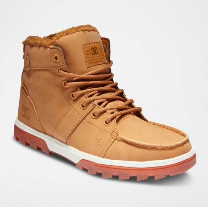 Botas forradas em couro