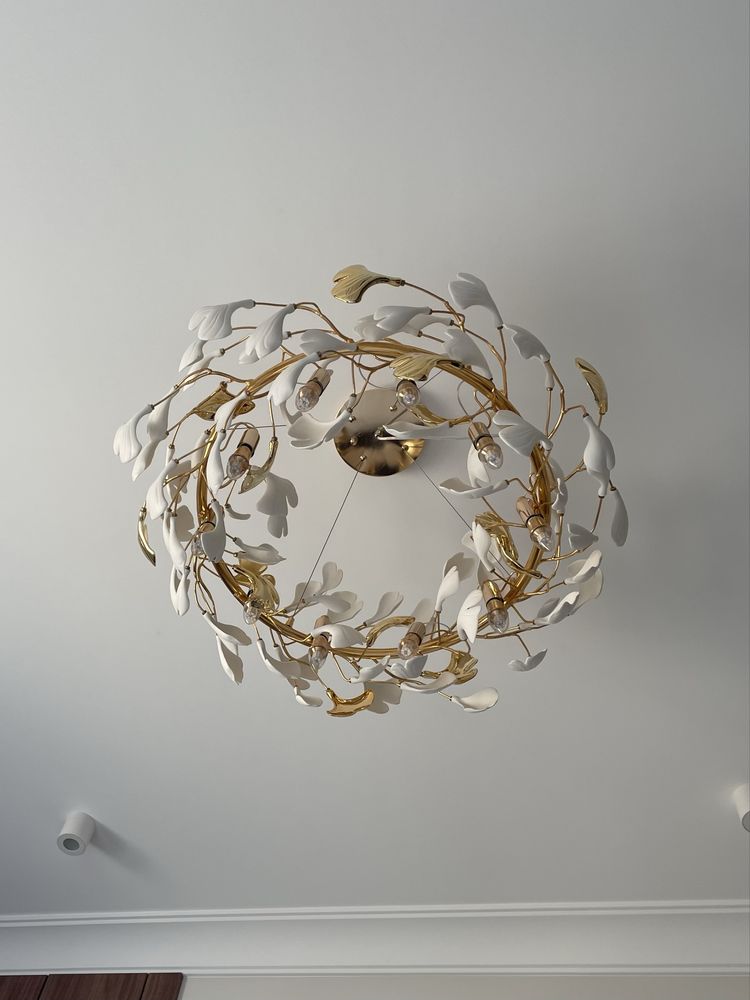 Nowoczesna lampa glamour wisząca złota liście mołorzębu