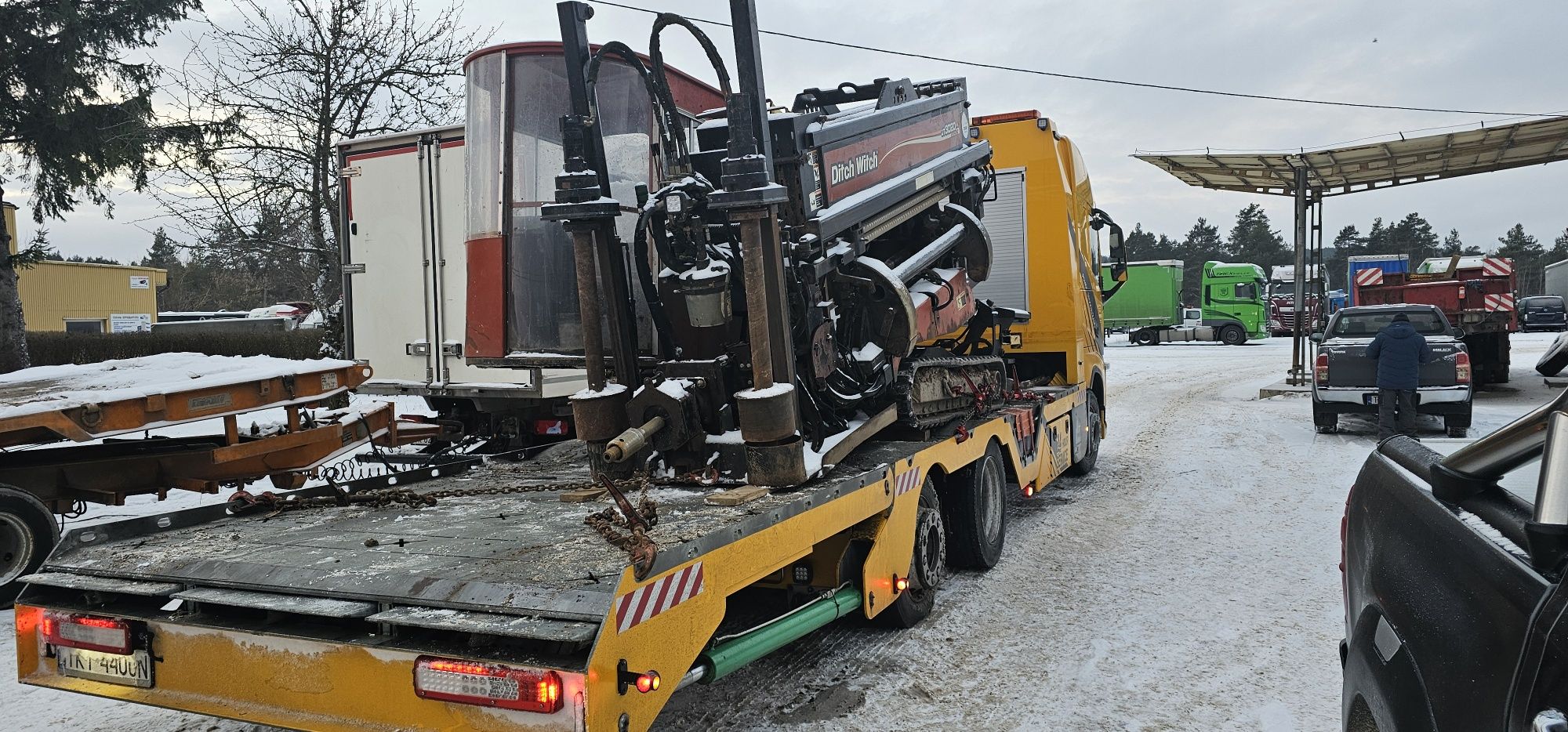 Usługi transportowe LAWETA Transport maszyn budowlanych i rolniczych