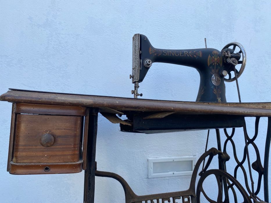Máquina de Costura Singer