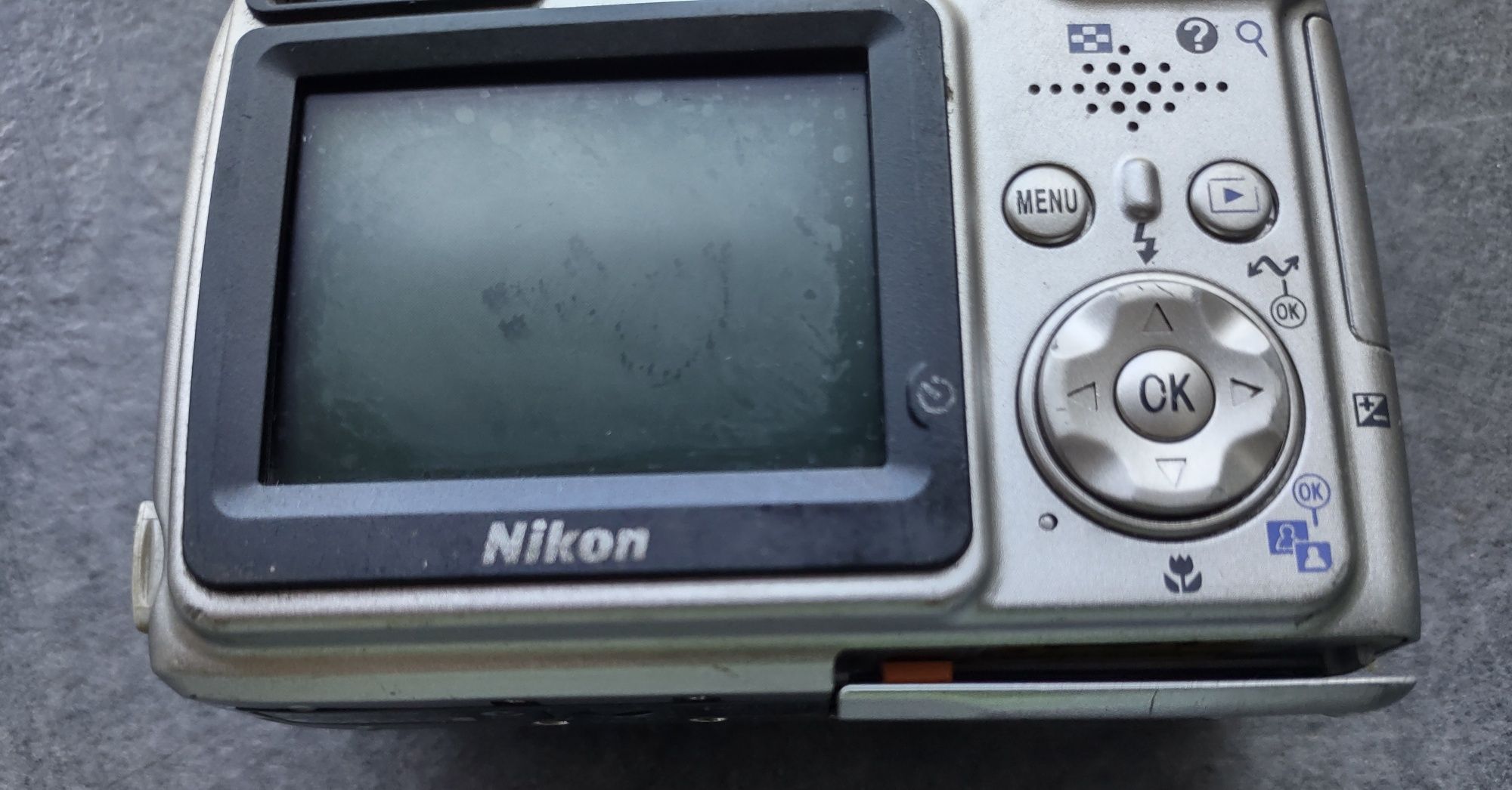 Aparat Nikon Coolpix 5900