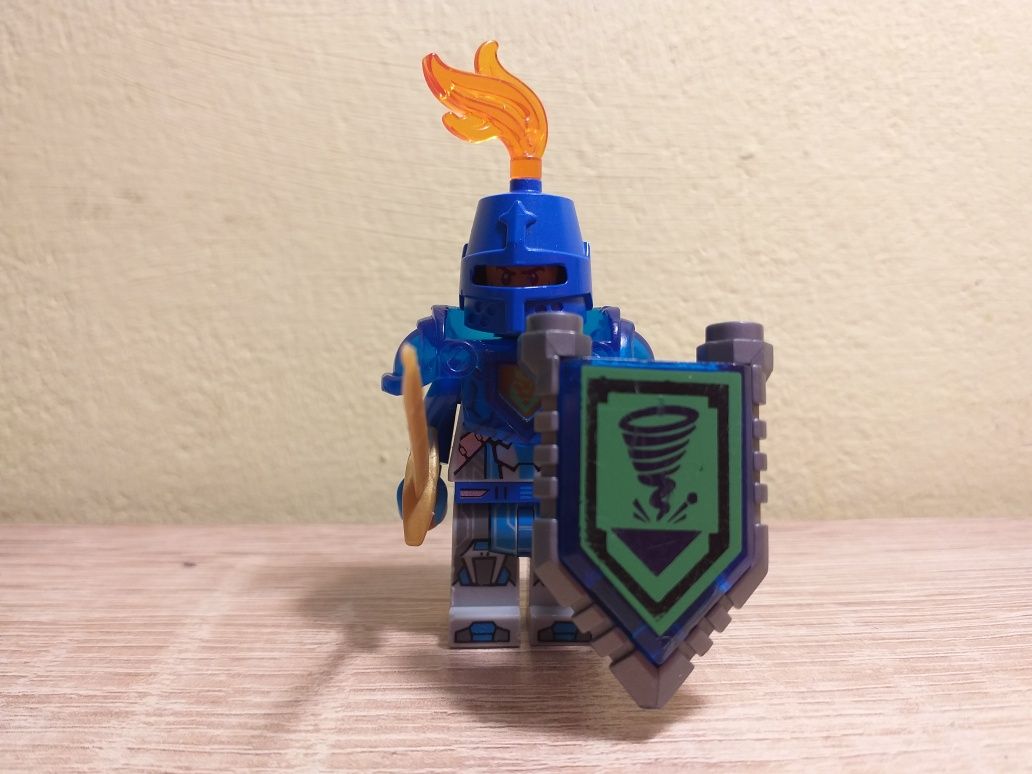 Lego nexo knights strażnik