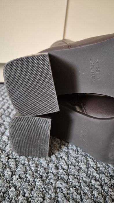 Чудові ботільйони в трендовому кольорі