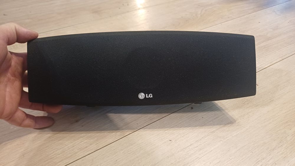 Zestaw kina domowego LG HT93 z kompletem głośników