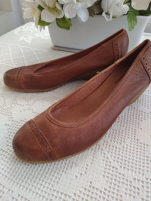 Sapatos em pele - Tamanho 38 - Novos!