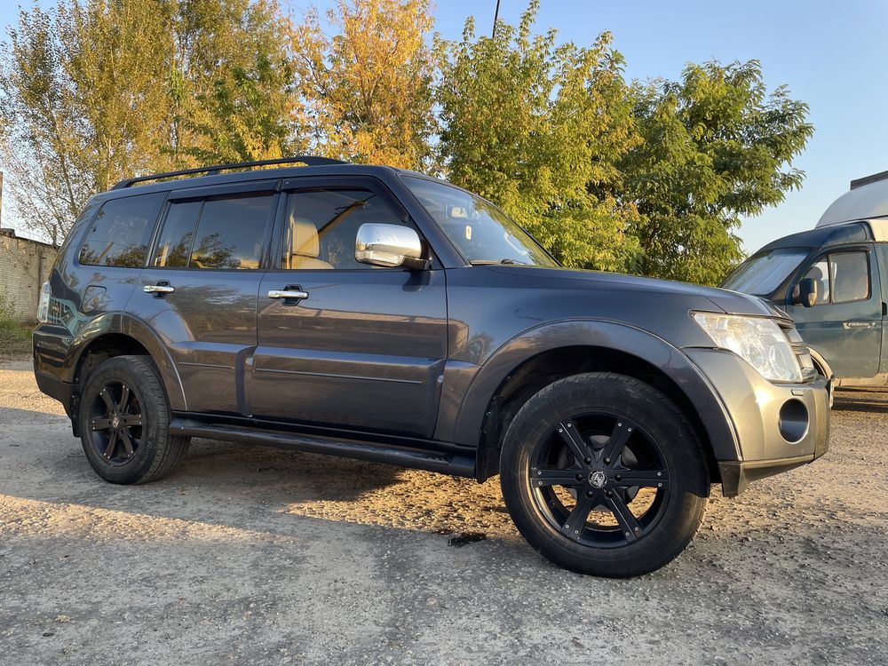 Mitsubishi Pajero Wagon IV