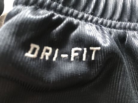 Piękne spodenki Nike dri fit L, M pas 80-90 cm