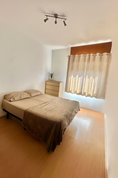 Arrenda-se quarto para casal por 400 € por mês