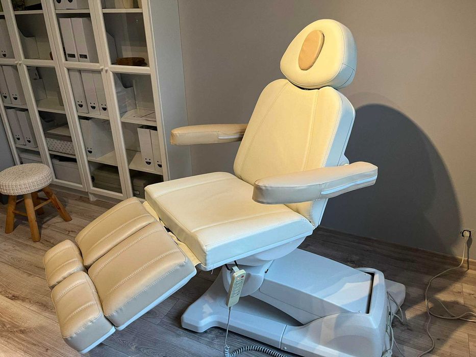 Fotel kosmetyczny elektryczny Azzurro 869AS - idealny stan