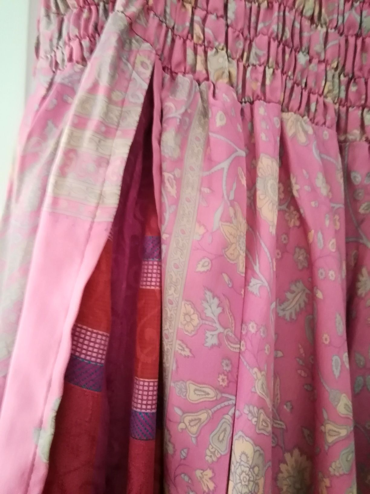 Vestido em seda indiana, tons rosa, comprido. Baixa preço até 15/05