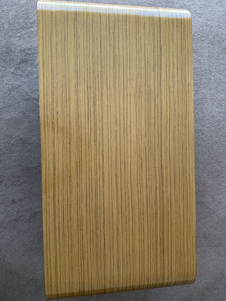 Mesa de centro em Madeira