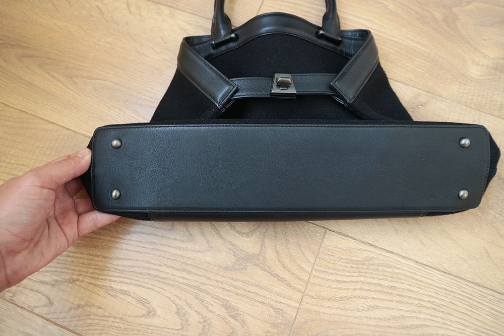 Жіноча сумка Akris