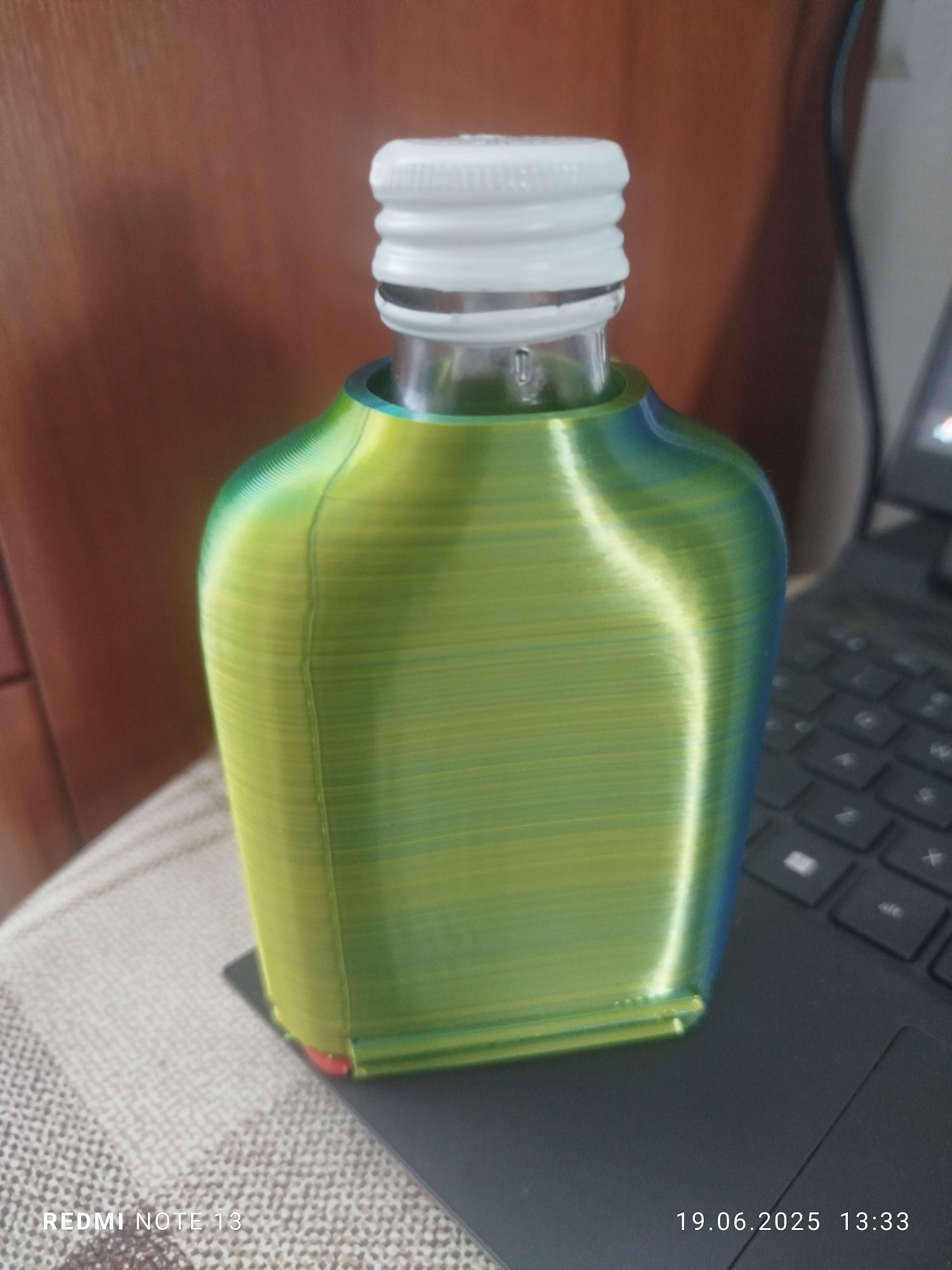 Etui / Nakładka na butelkę 90 ml – dyskretna elegancja