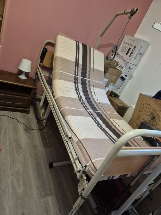Łóżko medyczne, rehabilitacyjne dla leżącego + materac przeciwodleżyno
