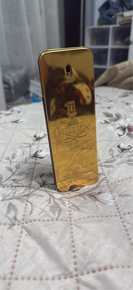 1 One million normal 100ml c caixa so usei 20% do perfume esta cheio