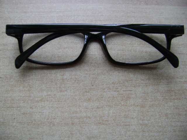 Starocie z PRL - Okulary męskie korekcyjne +1,5 dioptrii rozstaw 14 cm