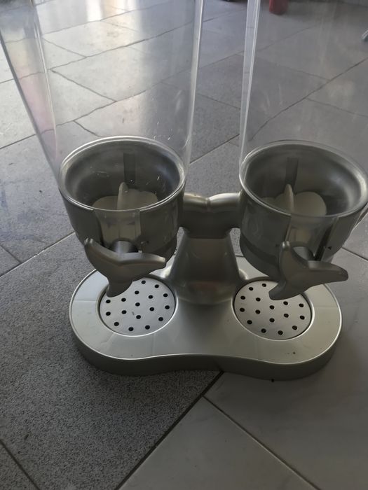 Dispensador de comida de gato