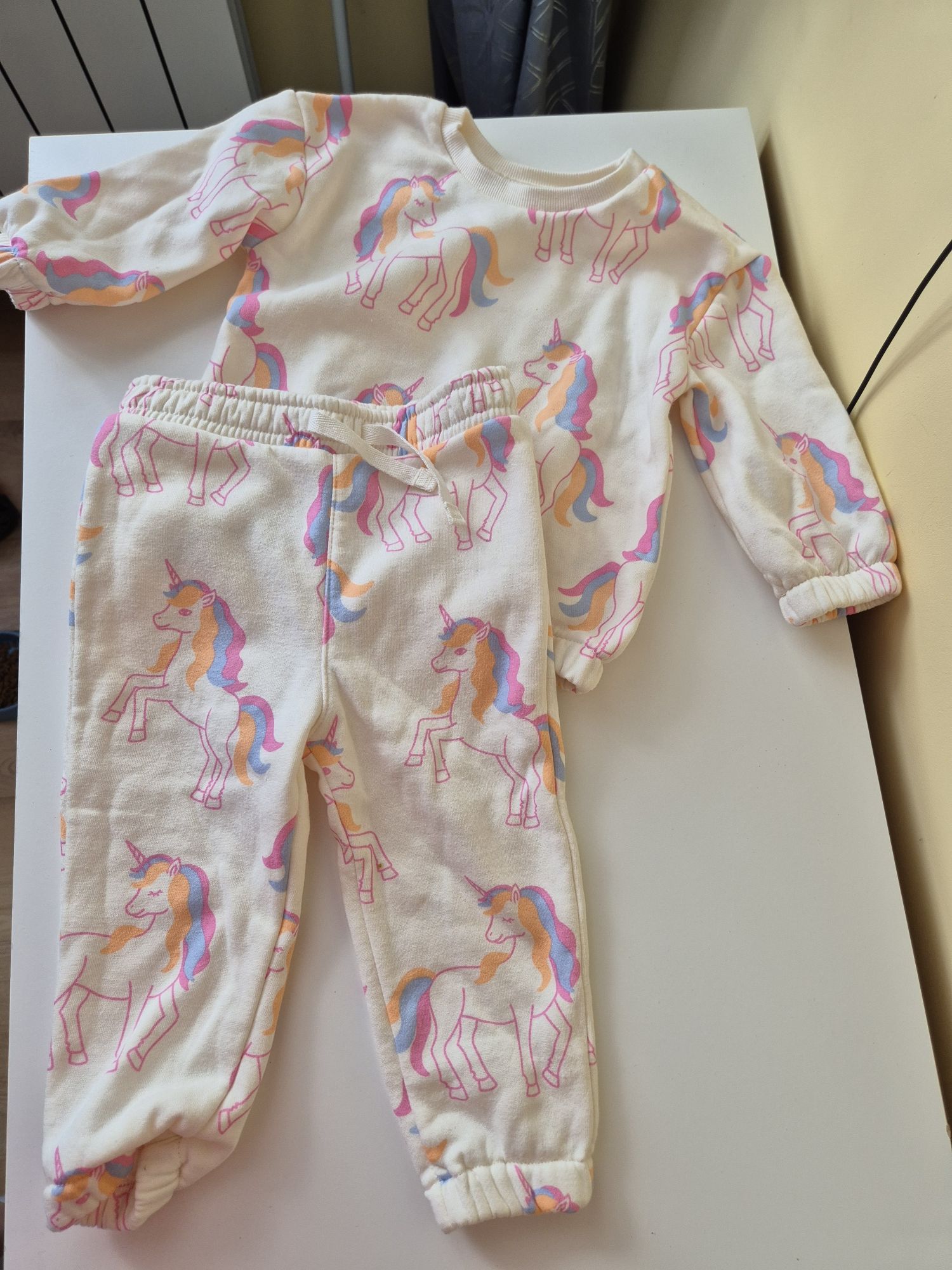 Dres dla dziewczynki Primark 86