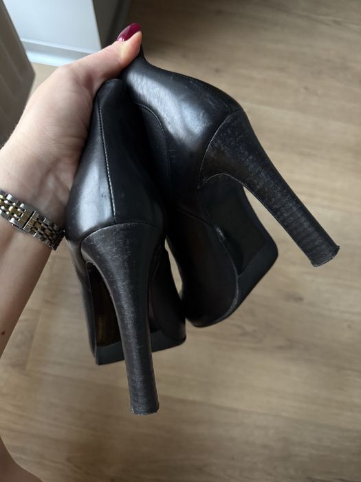 Ботильони шкіряні Fabi 38р