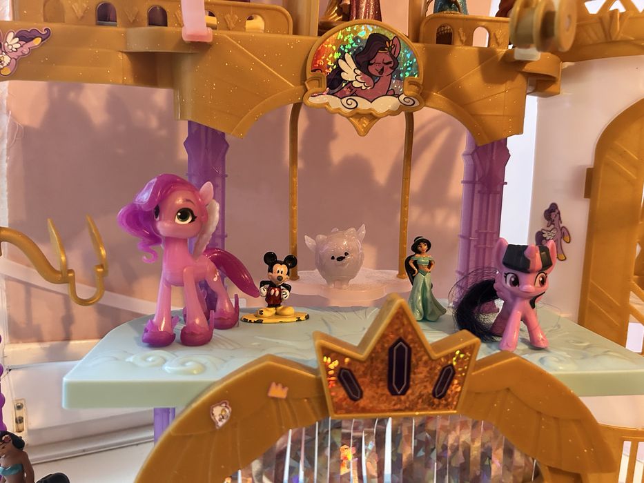 Ігровий набір My Little Pony Літаючий замок поні (56см)