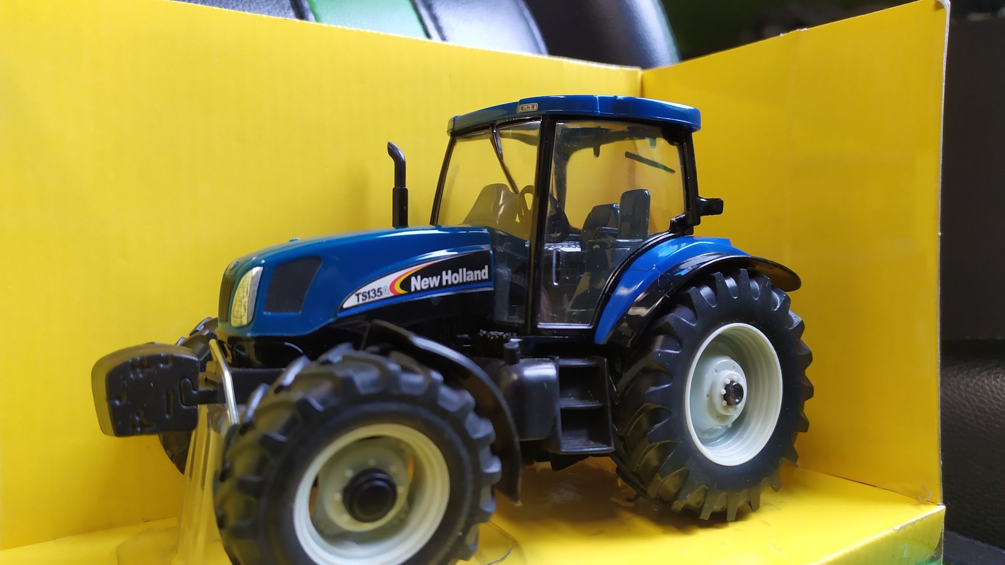 Traktor new Holland ts 135 britains jak siku wiking joal 1:32