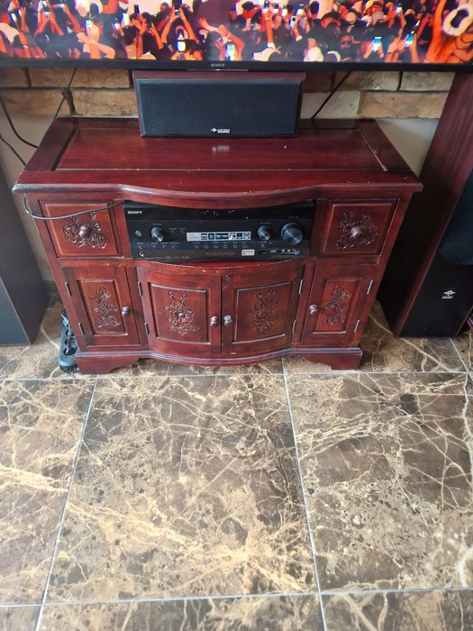 Sprzedam stolik pod telewizor.