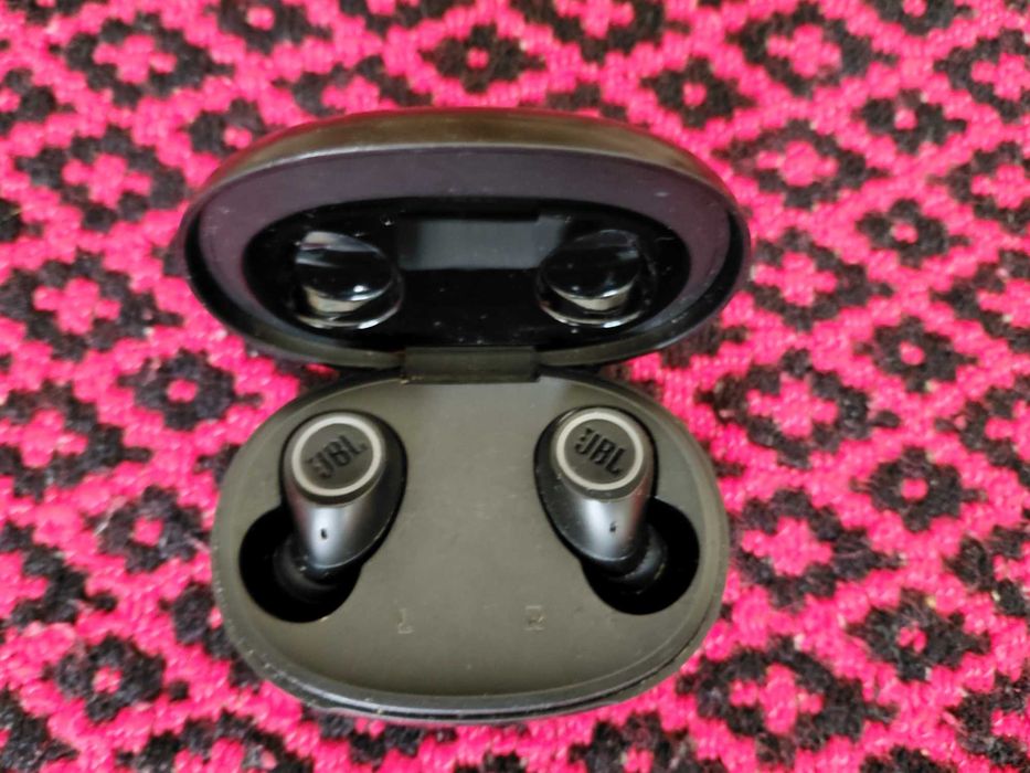 Auriculares JBL sem fios Resistente Água e Pó