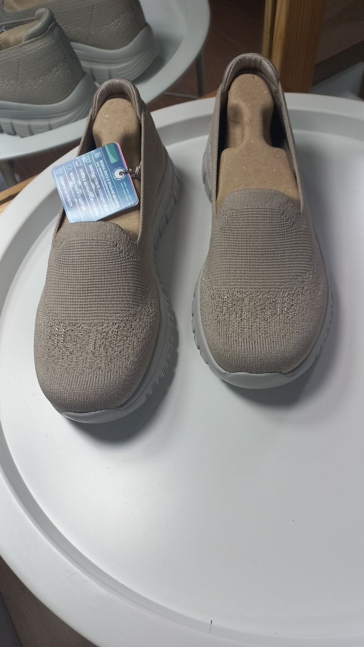 Жіночі макасини  Skechers 42р