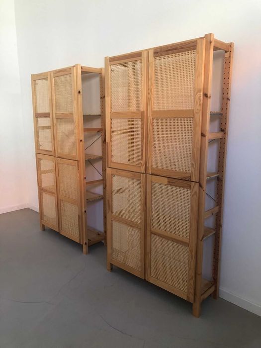 Estantes IKEA com portas
