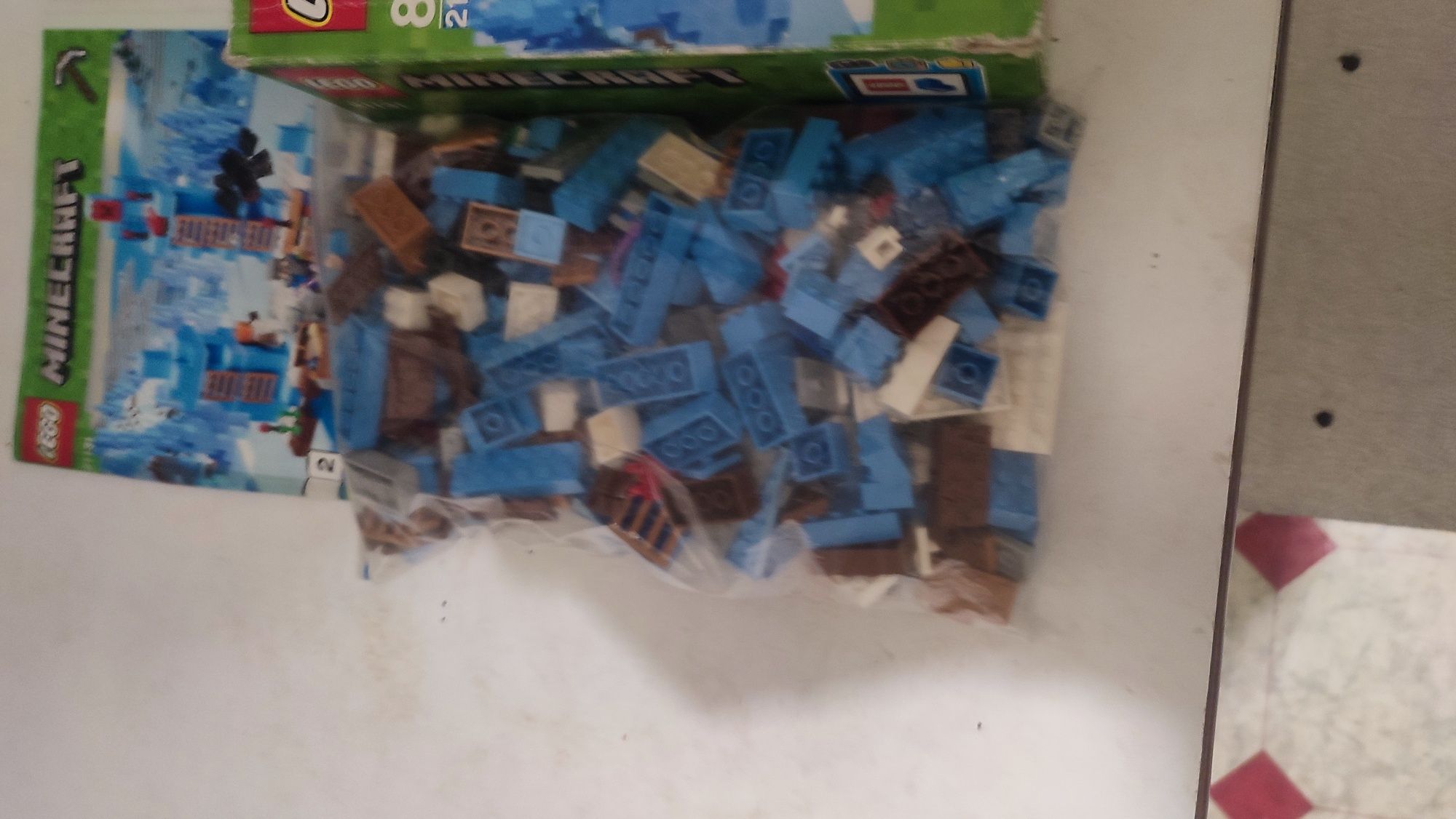 Рідкісний LEGO Minecraft 21131 (Крижані шипи)