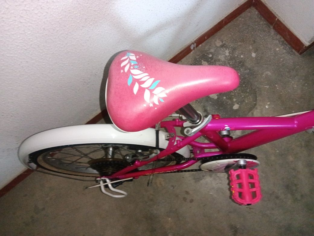 Bicicleta roda 20 60€ fim de semana para menina em excelente estado