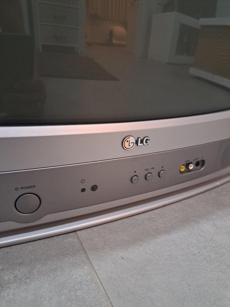 Televisão LG em excelentes condições